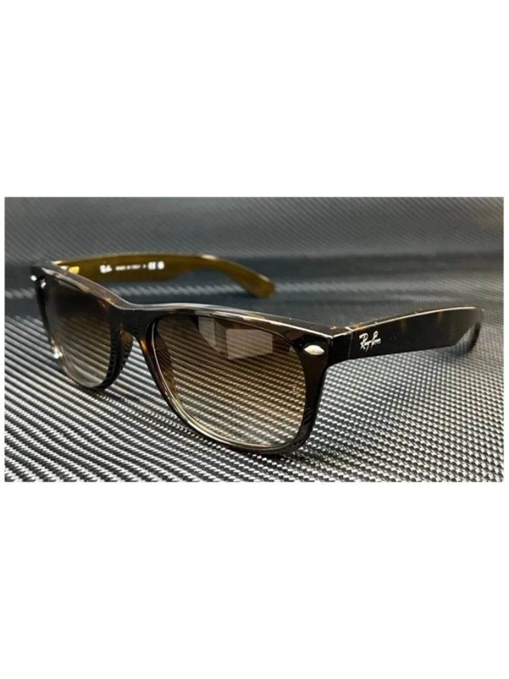 New Ray Ban Men  Havana Sunglasses  52- 18- 145